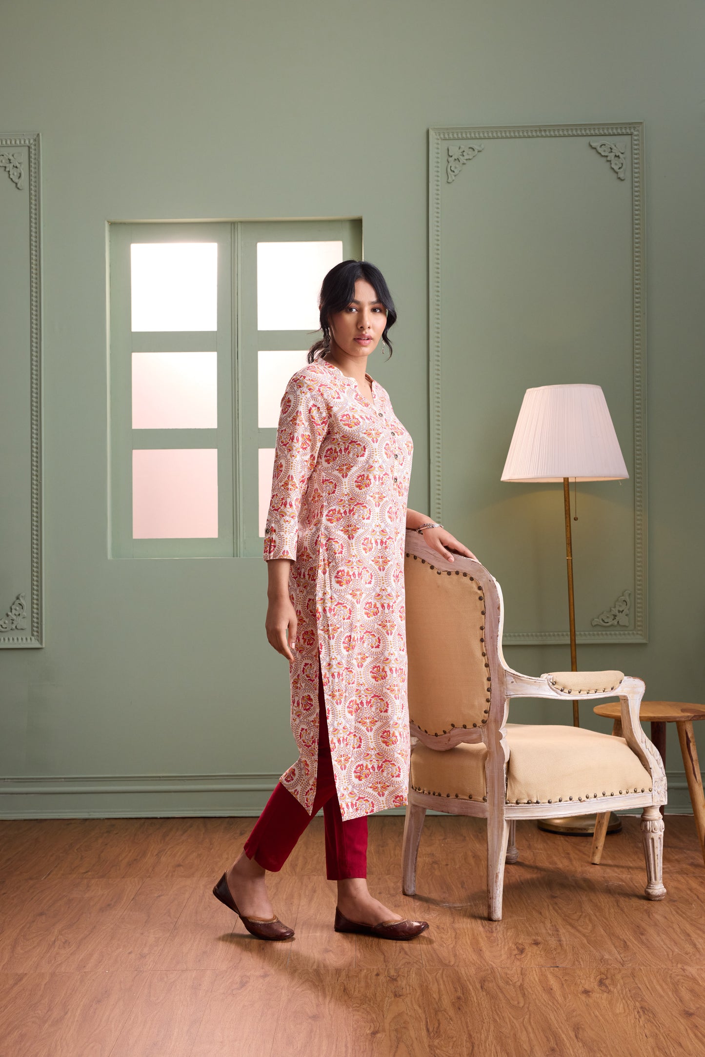 Red & White Printed Straight Kurta