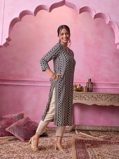 Black & Beige Zigzag Printed Kurta