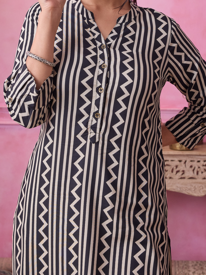 Black & Beige Zigzag Printed Kurta