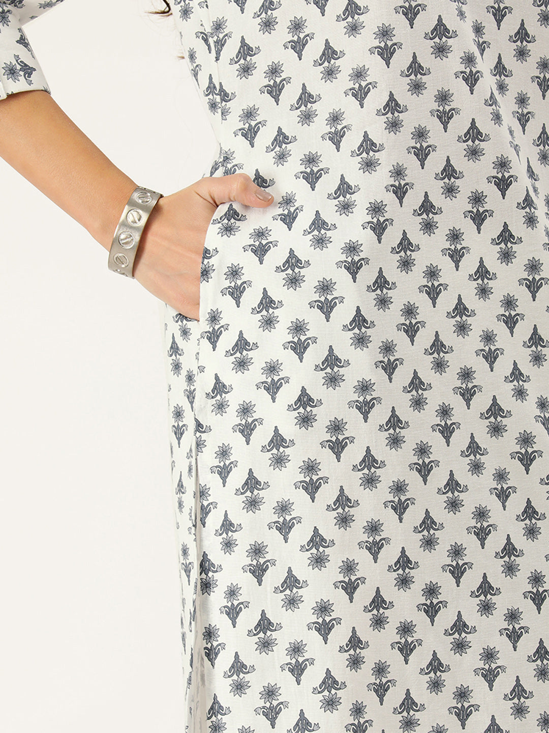 White Floral Printed Kurta with a pocket 