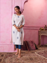 White Ethnic Motifs Embroidered Thread Work Kurta