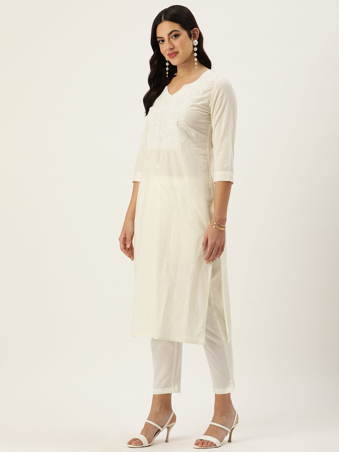 Ivory Floral Embroidered Thread Work Kurta with a pocket 