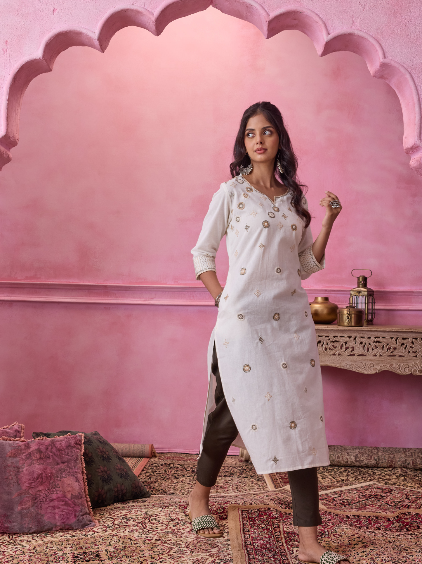 Geometric Embroidered Thread Work Kurta