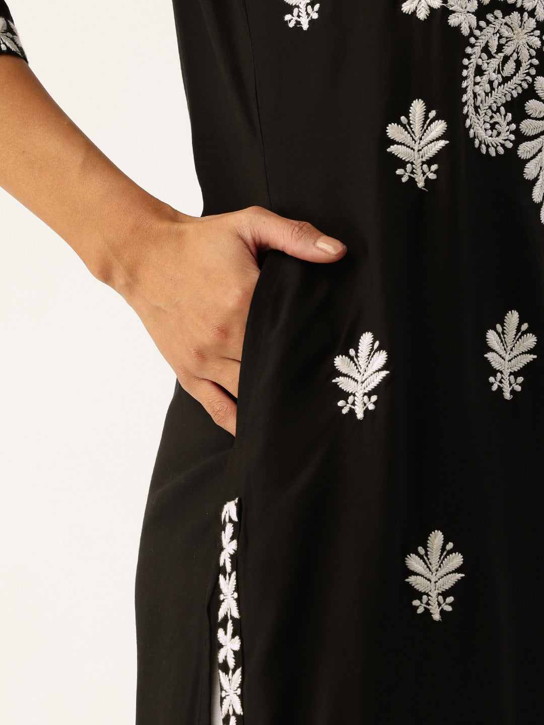 Black Floral Embroidered Panelled Thread Work Kurta