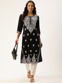 Black Floral Embroidered Panelled Thread Work Kurta